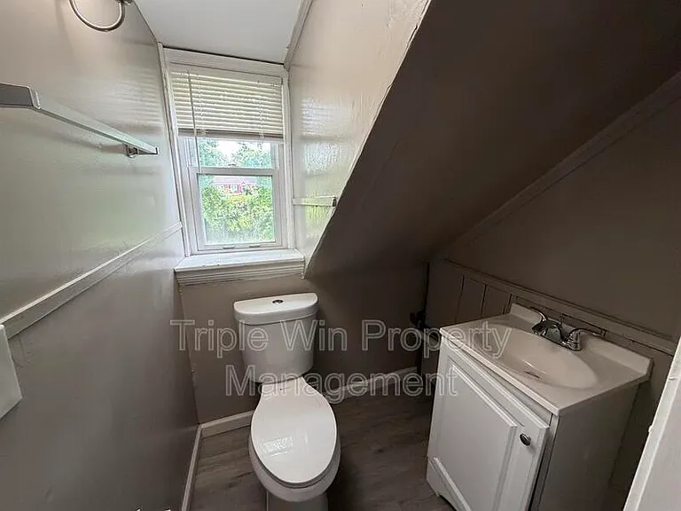 802 Rolwes Ave — Photo 31