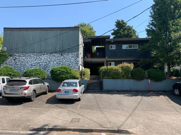 4321-4331 & 4342 One #8, Portland, OR 97202