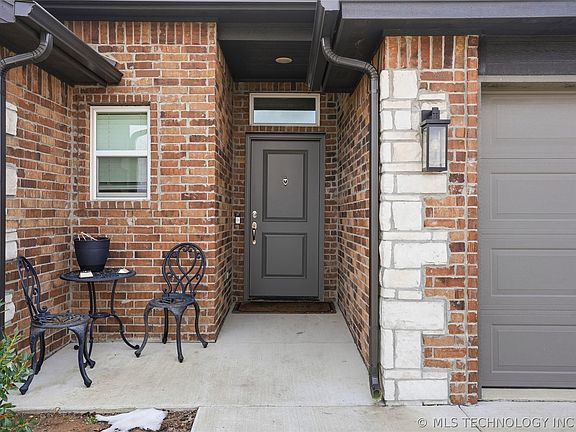 2nd image of 4915 E Galveston Pl