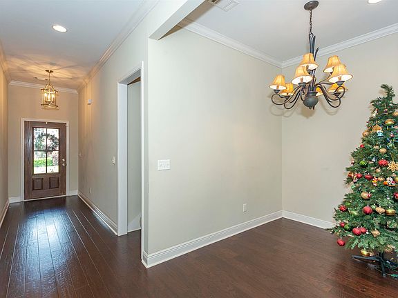 4th image of 3343 Magazine St