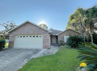 1944 Eagle Ln, Navarre, FL 32566