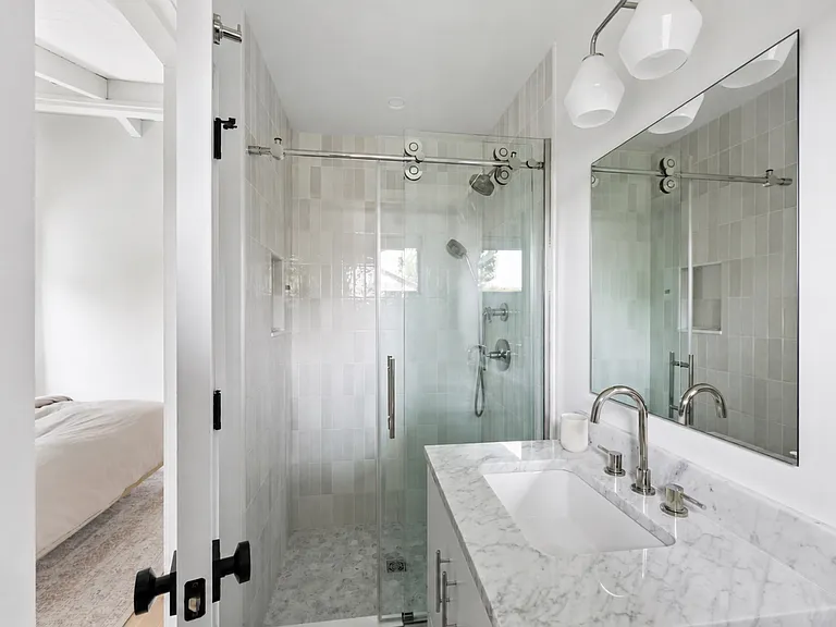 147 Soundview Dr — Photo 10