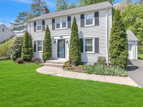 1548 Plumtree Rd, Springfield, MA 01119