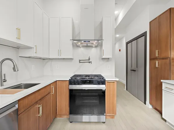 133 Clifton Place image 7 of 20