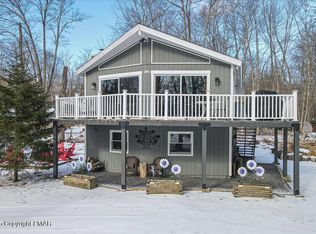 414 Berry Ln, Pocono Lake, PA 18347