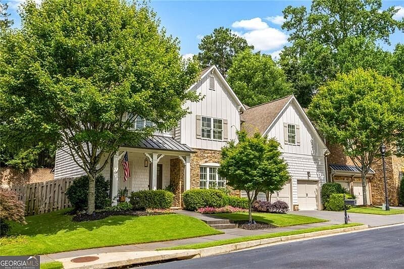 1st image of 320 Valley Brook Way NE