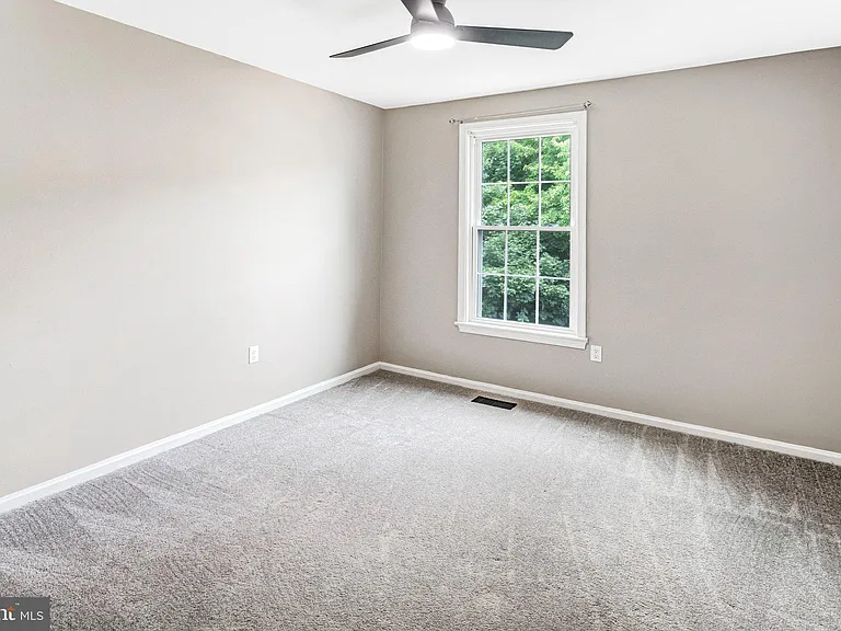3234 Foothill St — Photo 15