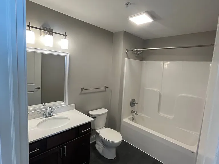 215 N Morton St — Photo 8