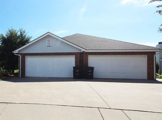 800 SW 36th St, Moore, OK 73160