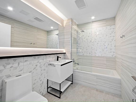 4th image of 290 Linden Blvd #2B