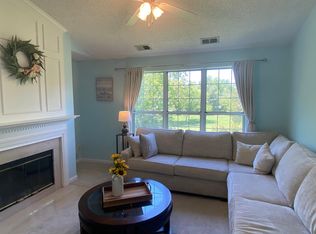 1003 Foxhunt Ter NE UNIT 301, Leesburg, VA 20176