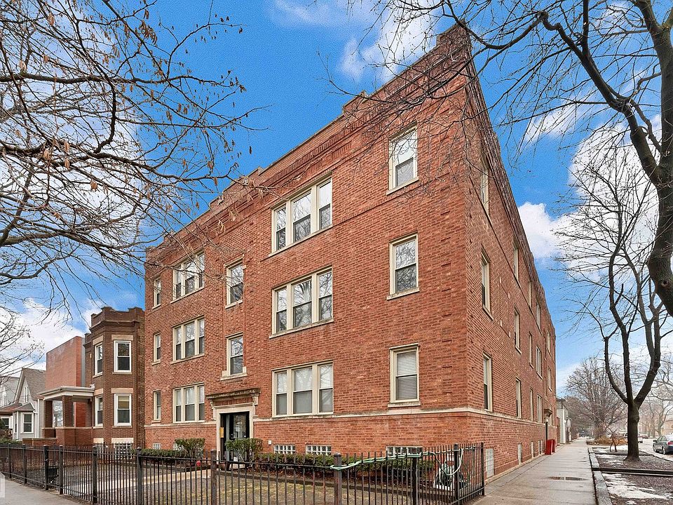1st image of 3903 N Claremont Ave #3
