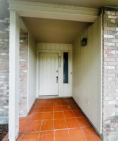 1919 Rettye Dr — Photo 3