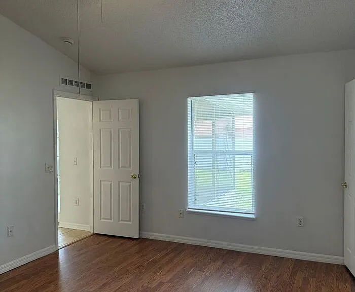 405 Francisco Way — Photo 16