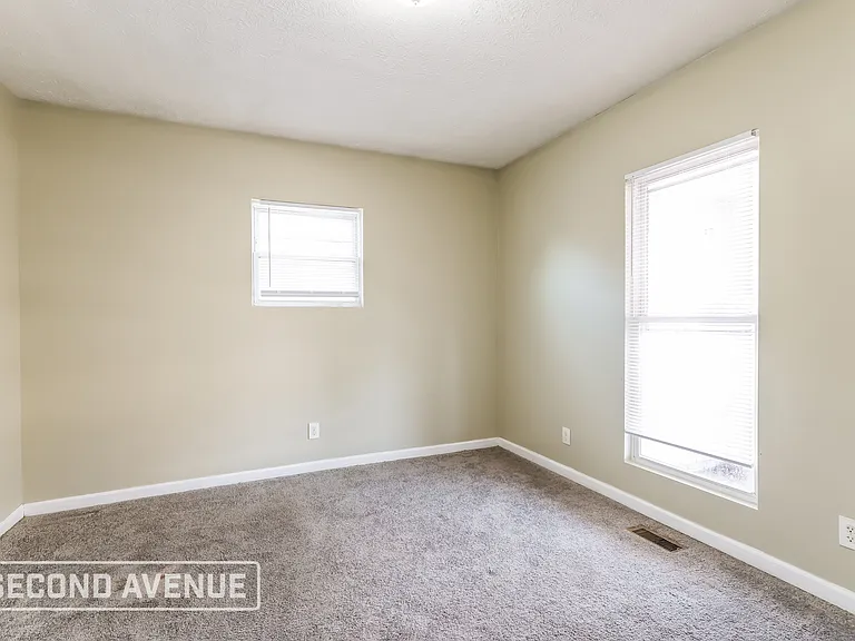 540 Beecher St — Photo 13
