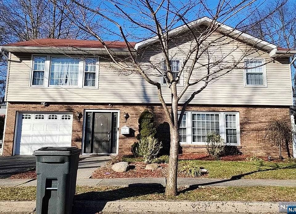 1st image of 211 Voorhis Ave