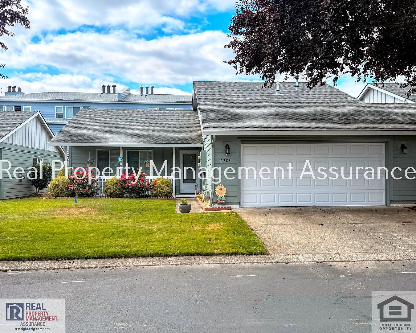 Charming 2BD/2BA duplex In Hillsboro! — Photo 1