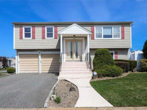 2725 Ellen Road, Bellmore, NY 11710