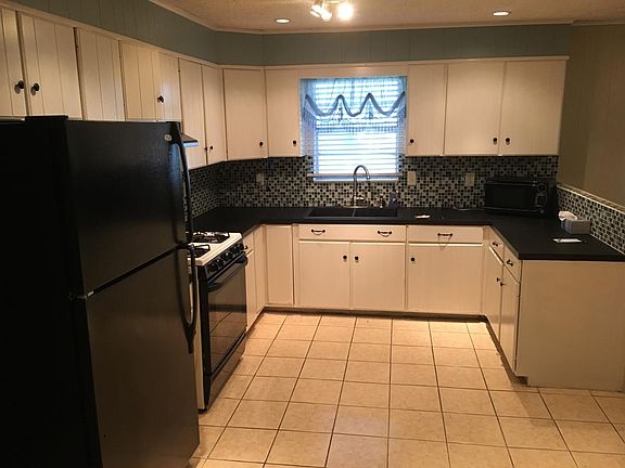 2nd image of 410 W McKinley Ave