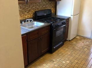 516 Tasker St, Philadelphia, PA 19148