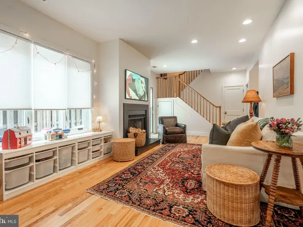 2026 Naudain St, Philadelphia, PA 19146