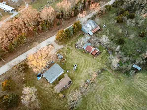 5575 S 2301st Rd, Humansville, MO 65674