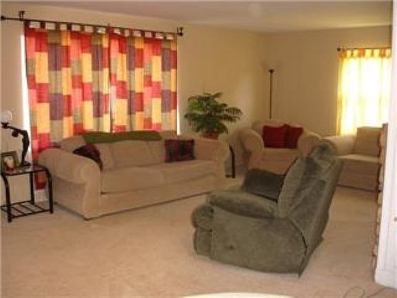 3rd image of 1678 Greer Dr W