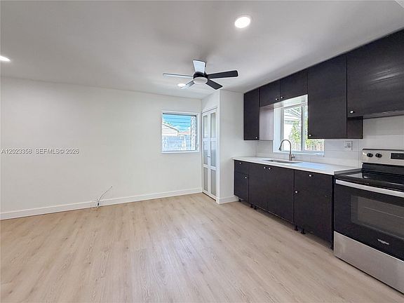 3rd image of 313 SW 1st St #1