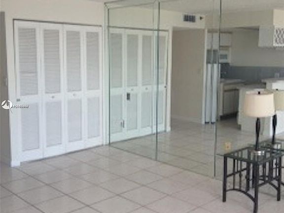 4th image of 555 NE 15th St APT 416