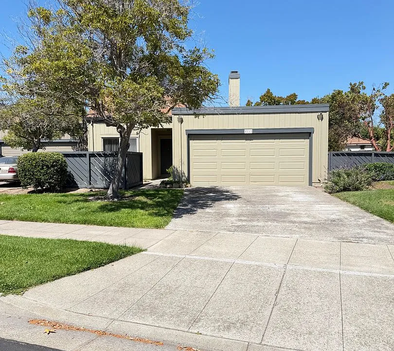 3555 Magnolia Dr