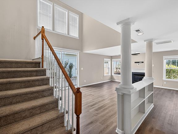 5th image of 10436 Neland St