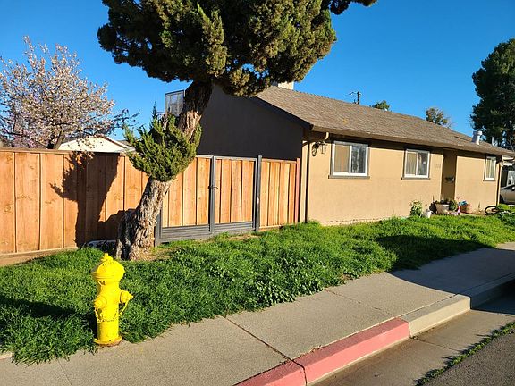 3rd image of 370 Sherwood Dr