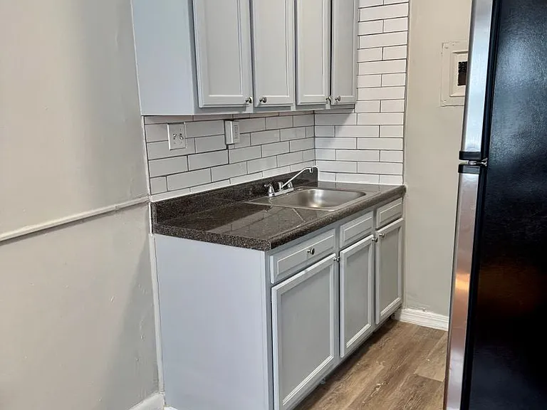 1835 Central Pl NE — Photo 2