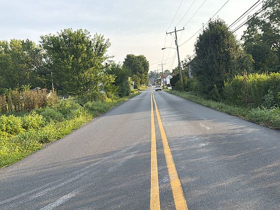 4th image of 1348 Indian Trail Rd