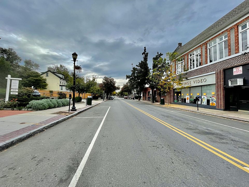 1st image of 600 Warburton Ave #1