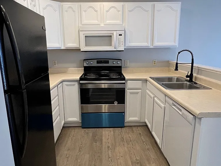 226 Tanbark Dr — Photo 1