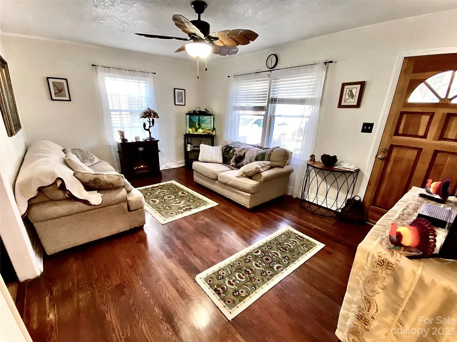 3 bed, 2.0 bath, 1100 sqft, $2,100 — Photo 2