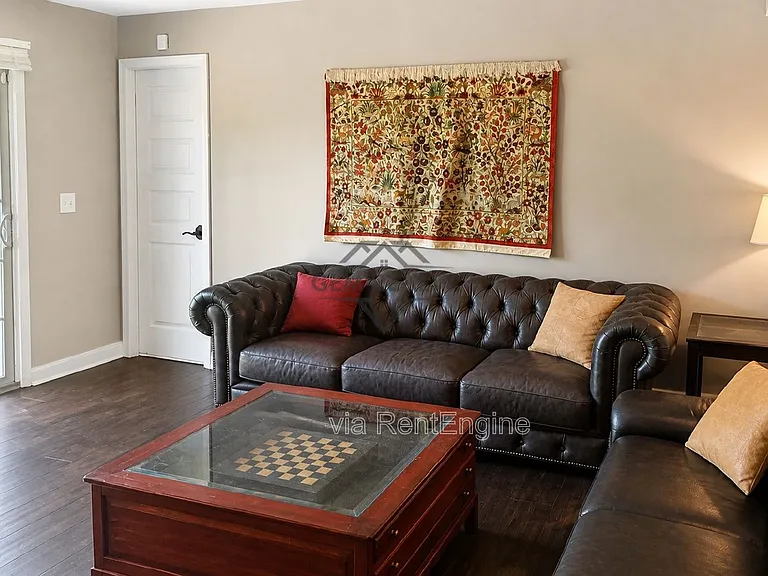 209 Prince Edward St — Photo 5
