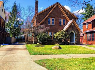 698 Dorchester Rd, Akron, OH 44320