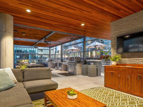 169 W Huron St #1308