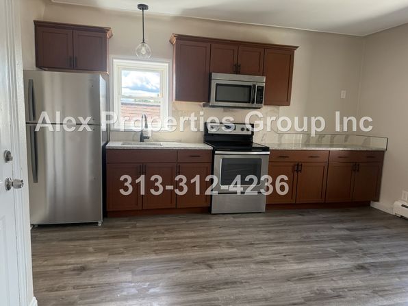 100 S Main St #3