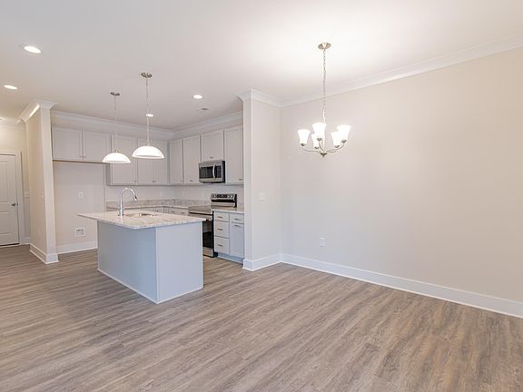 4th image of 1421 Prospect Hill St