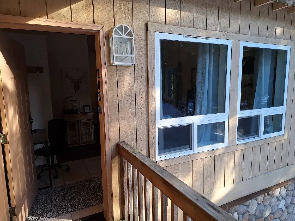 Studio, 400 sqft, $1,390 — Photo 2