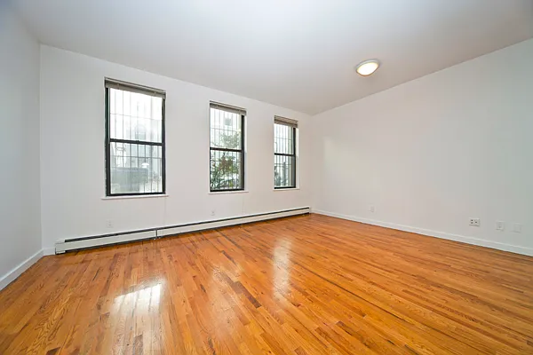 Rented by Isen & Company : Real Estate Advisors | media 20