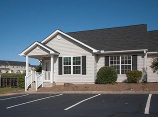 31 Hayfield Ln, Greer, SC 29650