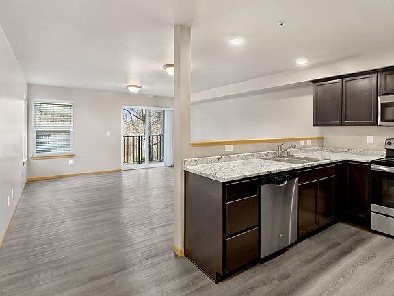 3rd image of 545 E Kellogg Rd #541-403