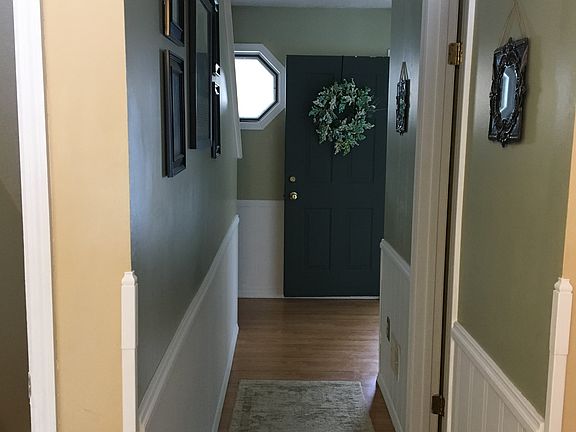 4th image of 20 Autumn Ln