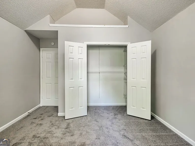 10744 Misty Meadows Ct — Photo 15