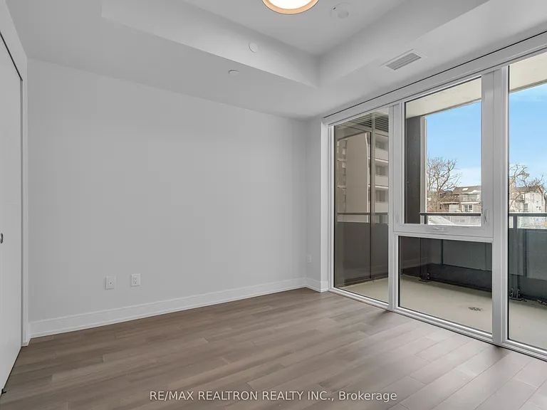 664 Spadina Ave #205 — Photo 6