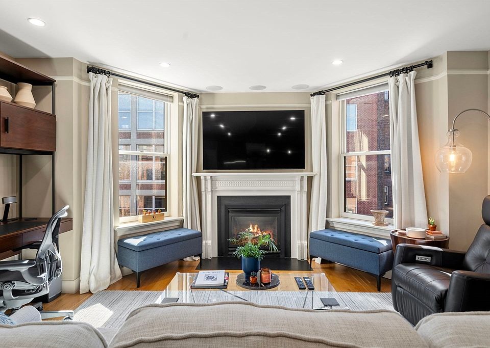 1st image of 294 Newbury St Unit 3B